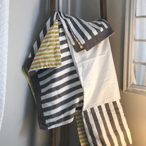 Land of nod crib skirt great condition